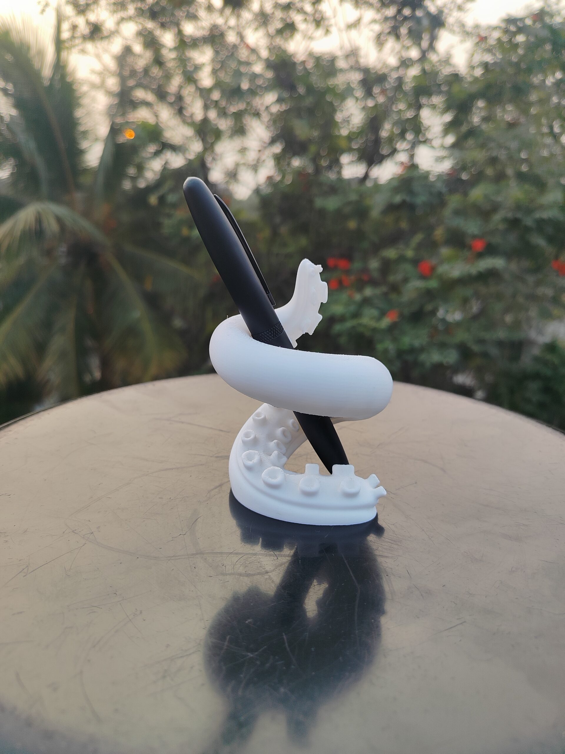 BiteMe Pen Holder - Image 3