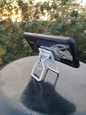 FlexFold Keychain Stand