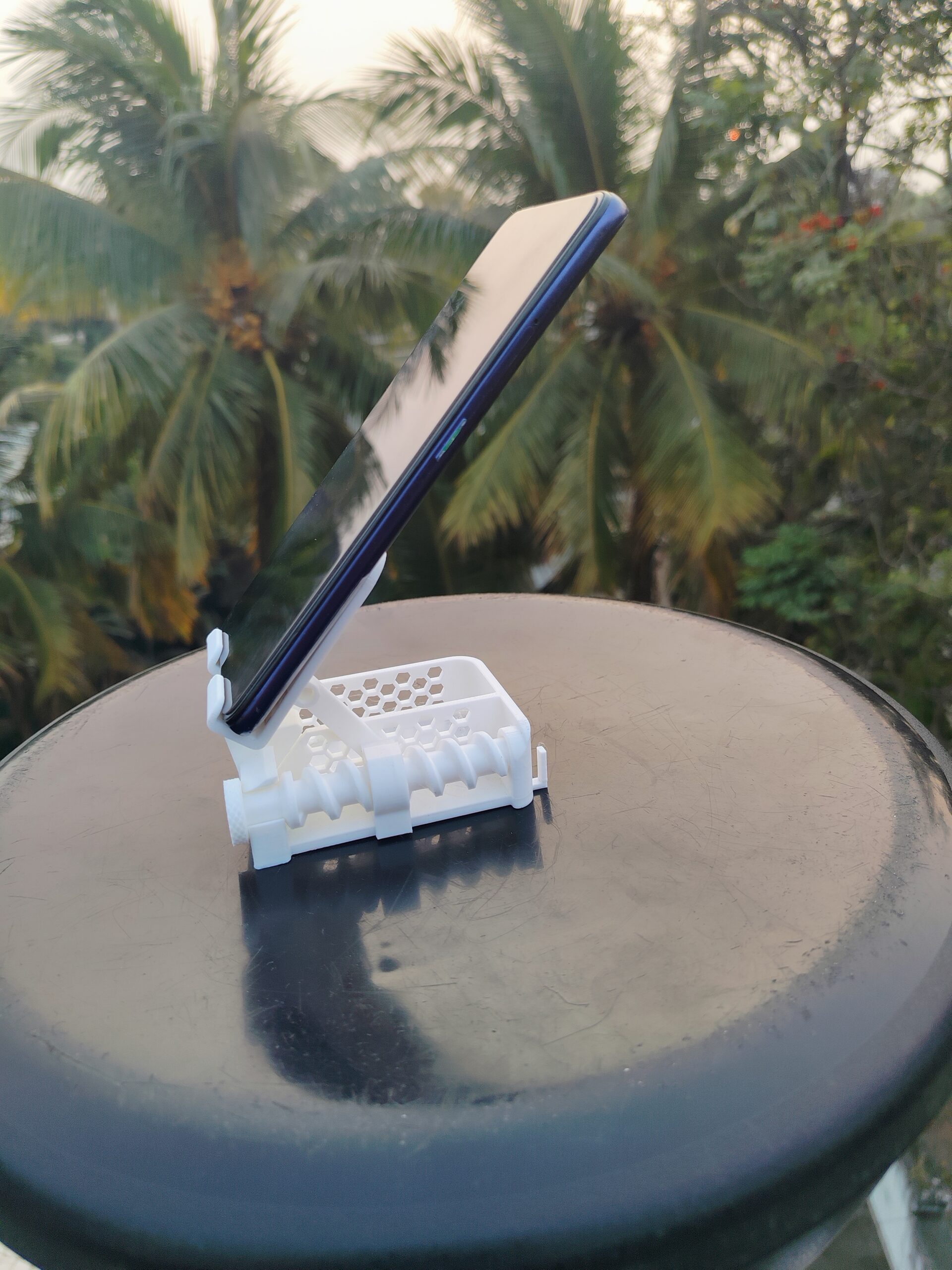 Adjustable 3D Printed Mobile Stand