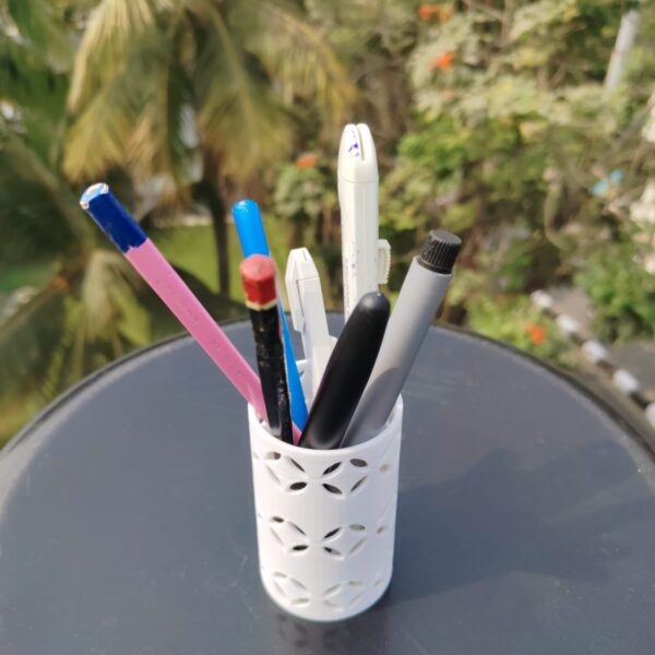 Elegant Cut Design Pen Stand – Multipurpose Desk Organizer